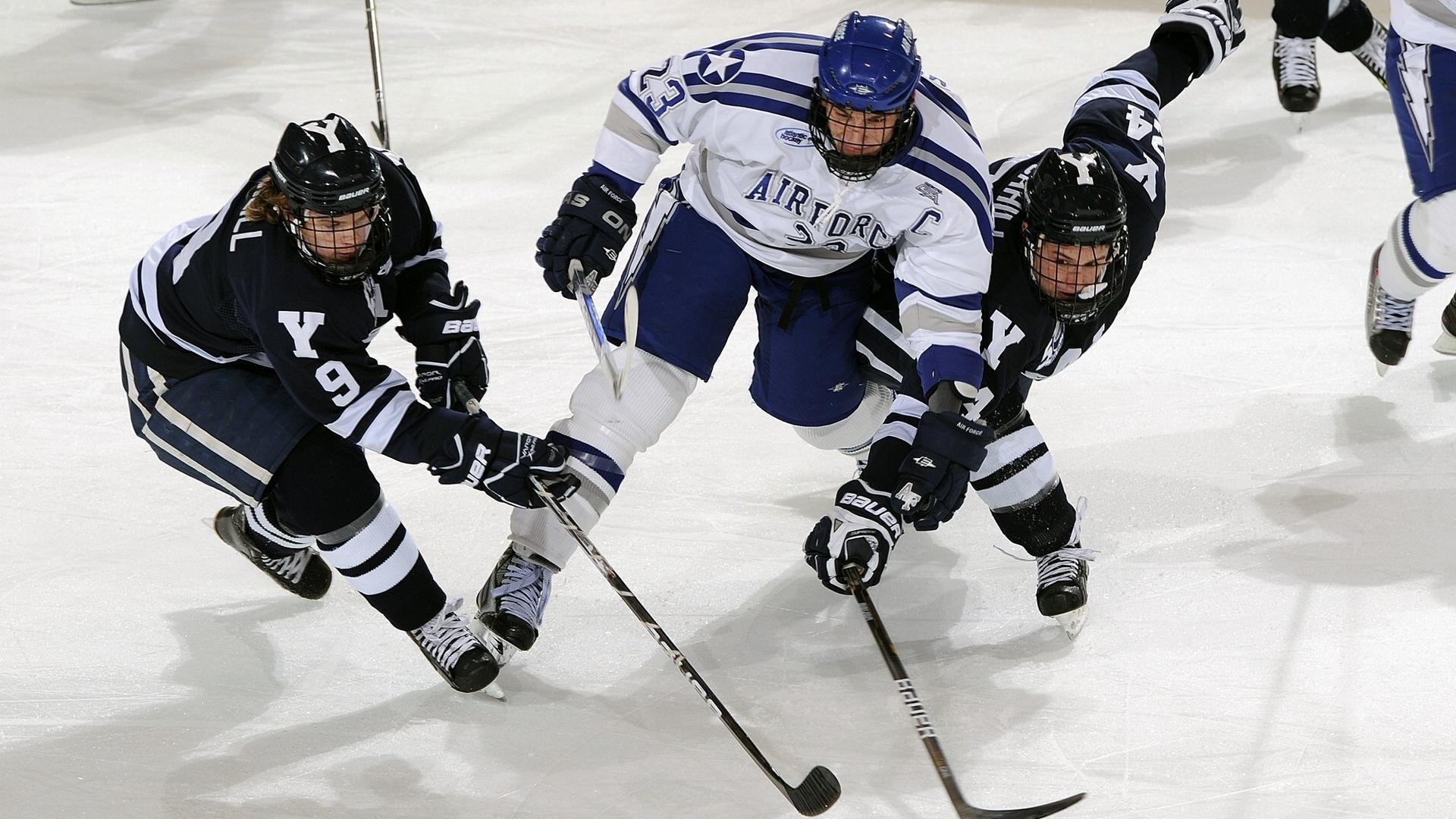 “足球+科技”双轮驱动，行业创新迈出坚实步伐，双轮驱动就是要让科技创新